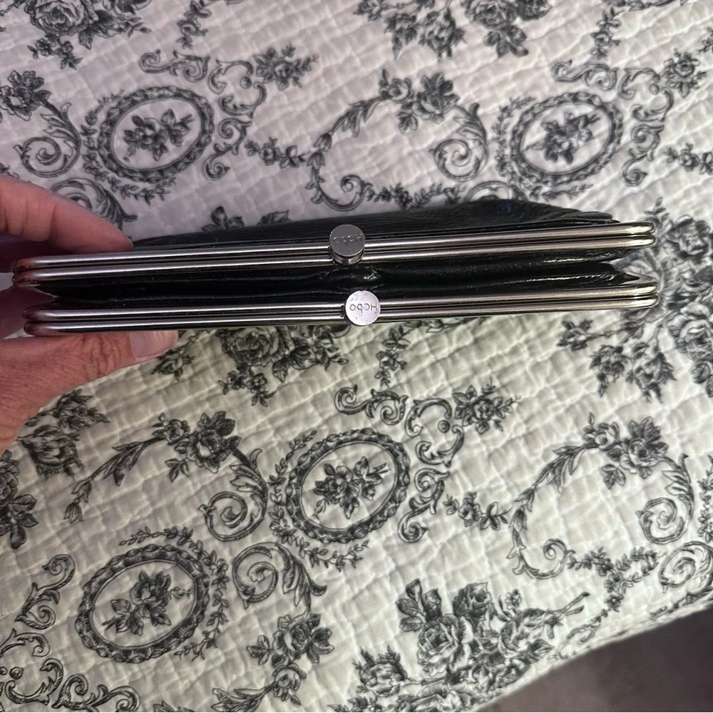 HOBO Lauren Wallet Clutch Black Crinkle Leather